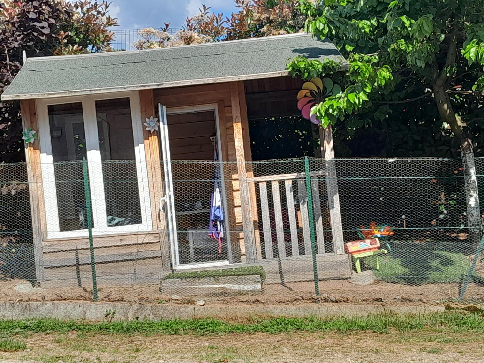 Chambres D Hotes Au P'Tit Bonheur Campagnard Jarnosse Ngoại thất bức ảnh